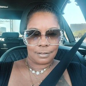Meet your Posher, Elisia